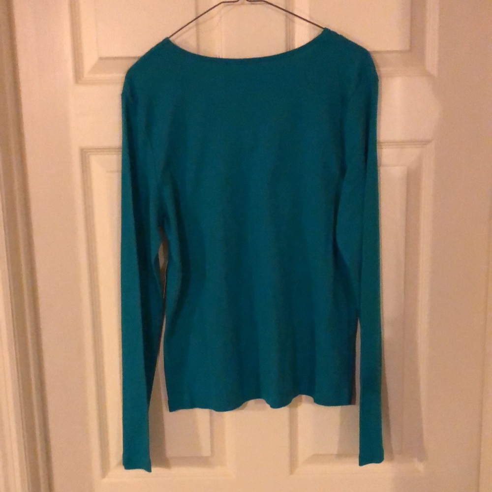 NWT V-neck Long sleeve Shirt - Picture 3 of 3